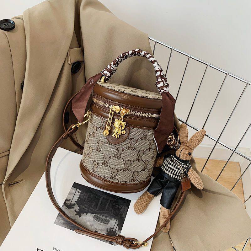 کیف استوانه‌ای تدی وارداتی کد ۶۸۱۱