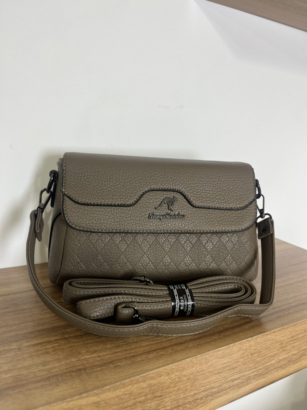 کیف وارداتی زنانه برند کانگورو کد۸۷۹۰
