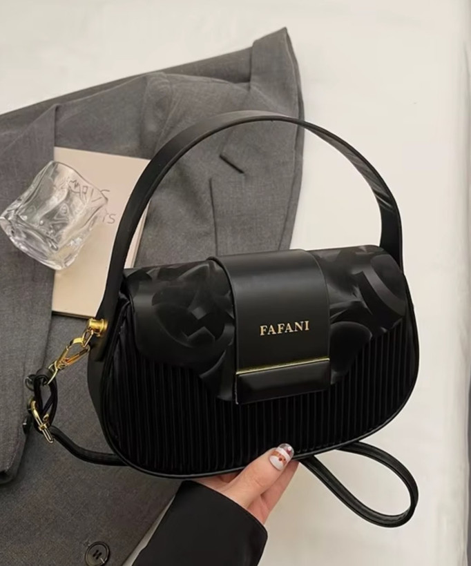 کیف زنانه وارداتی کد ۷۷۳۰