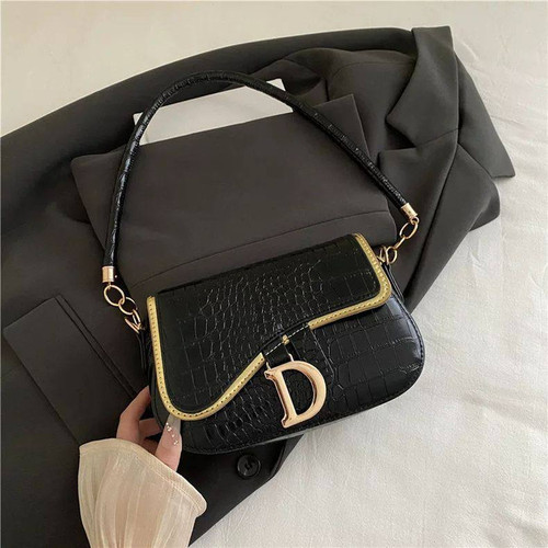 کیف چرم زنانه وارداتی کد ۱۳۱۱۱