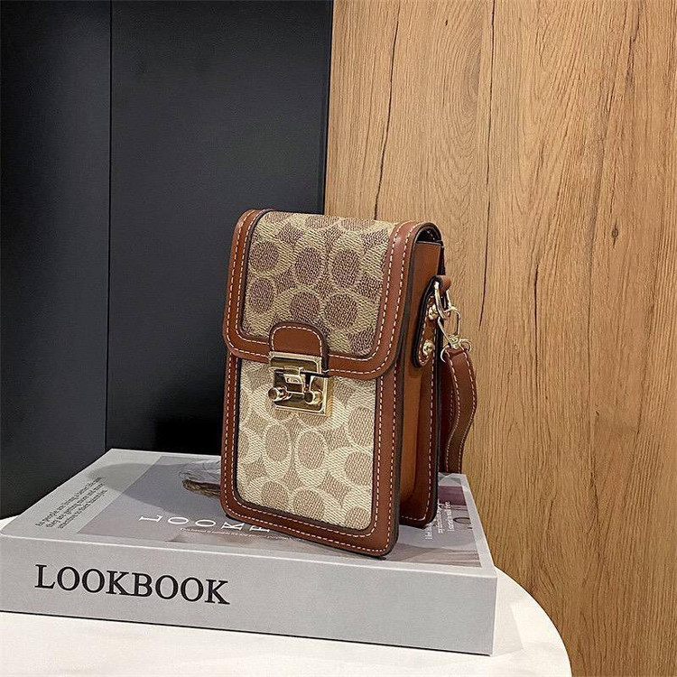 کیف موبایلی دخترانه کوچ وارداتی کد 320